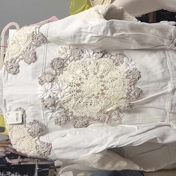 Free people STUNNING 😍 Crochet and denim jacket Staple piece!! ✨️ - Picture 7 of 8